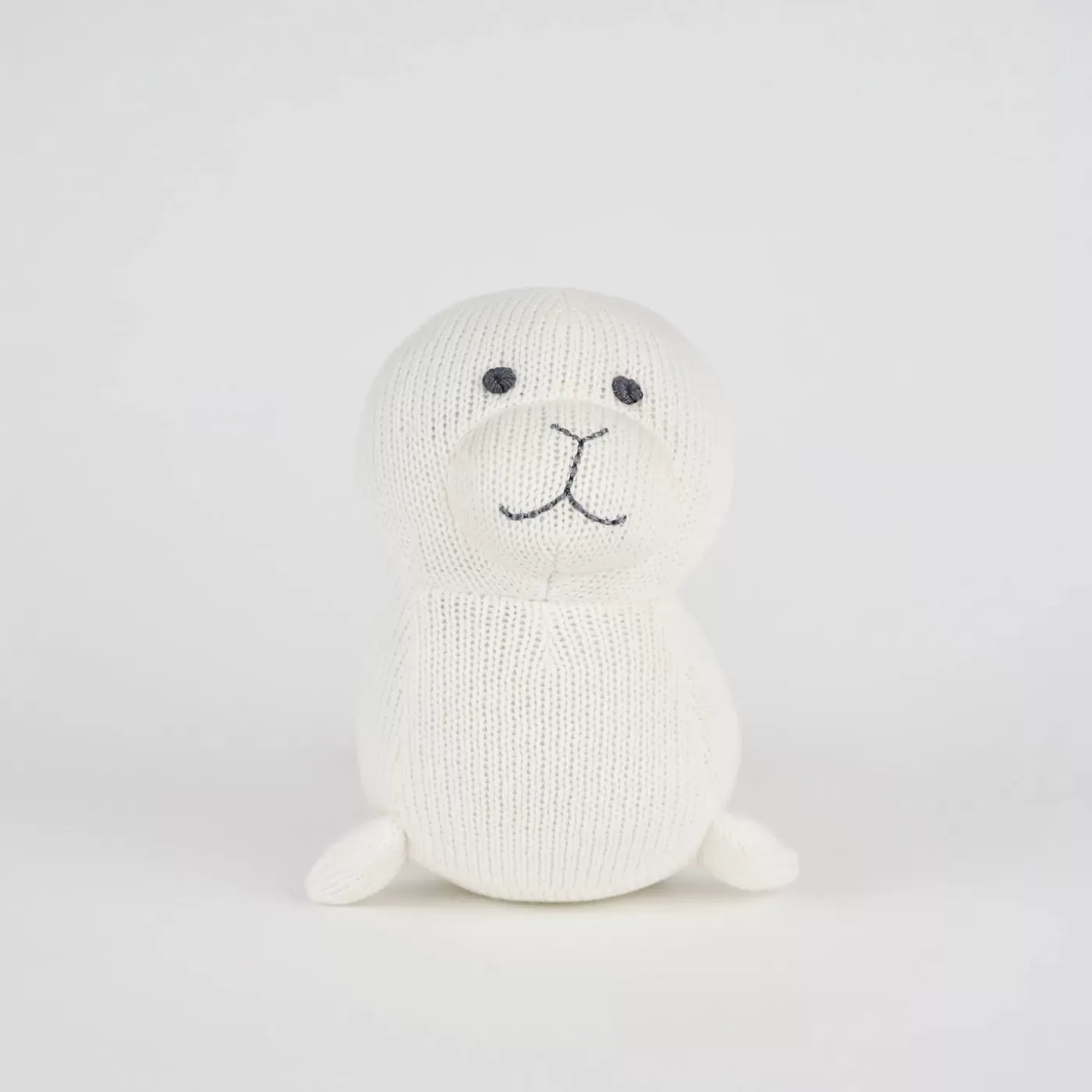 Ollies Place Ivory Crochet Seal< All Accessories