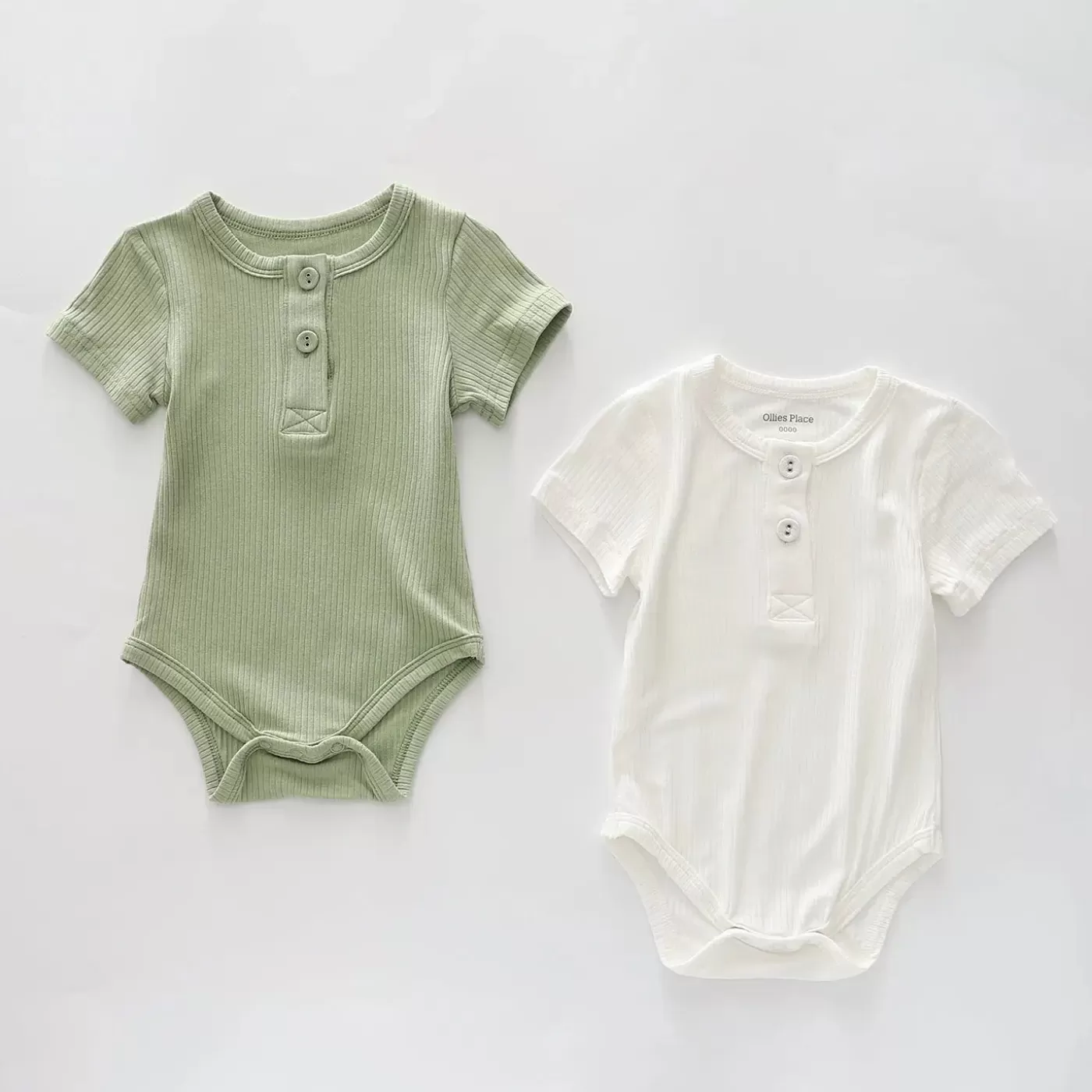 Ollies Place White and Green 2pc Bamboo Bodysuit Set<BOY Bodysuits